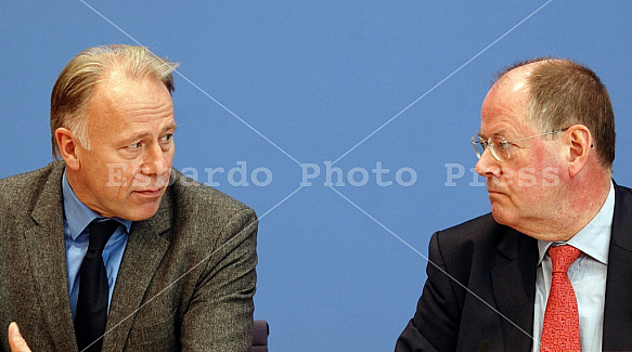 Press conference of Jürgen Trittin and Peer Steinbrück