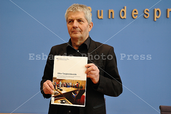 Press conference of Roland Jahn on 11.03.2013