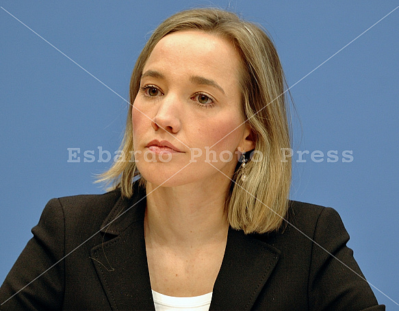 Minister for Family Affairs Kristina Schröder at the Federal Press Conference