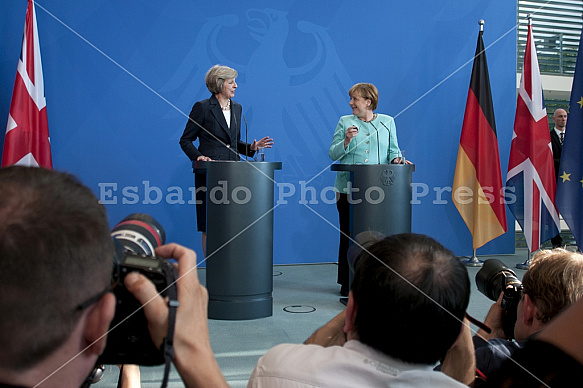 Angela Merkel receives the Prime Minister of the United Kingdom Theresa May