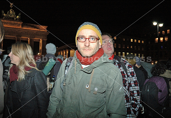 Hunger strike in front of the Brandenburg Gate