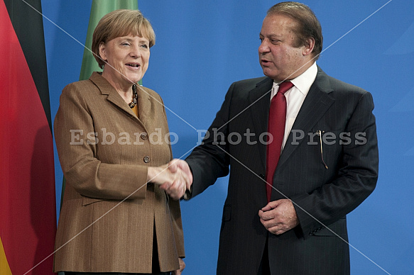 Angela Merkel receives the Prime Minister of Pakistan Nawaz Sharif