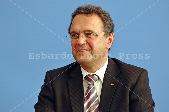 Press conference of Minister Hans-Peter Friedrich