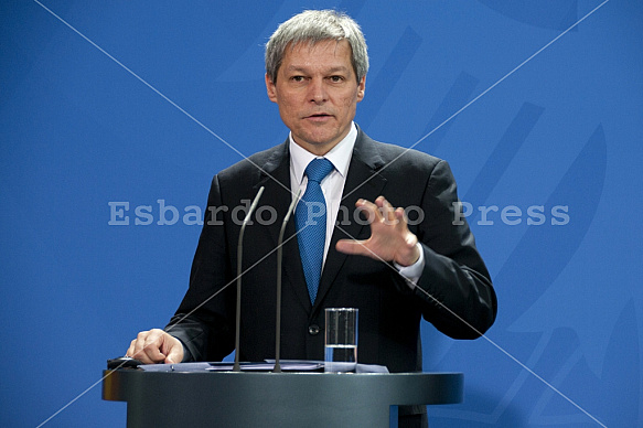 Angela Merkel receives the Prime Minister of Romania Dacian Cioloș
