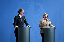 Angela Merkel receives the Prime Minister of the United Kingdom David Cameron