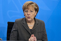 Angela Merkel receives Luxembourg's new prime minister Xavier Bettel